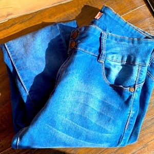 Juniors skinny jeans